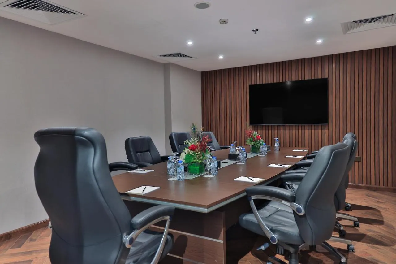 Hujra Hotel Tahlia Jeddah 4*,