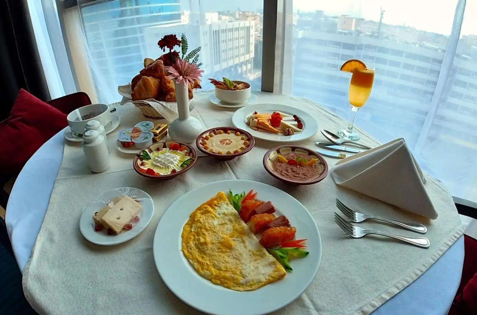 Hujra Hotel Tahlia Jeddah